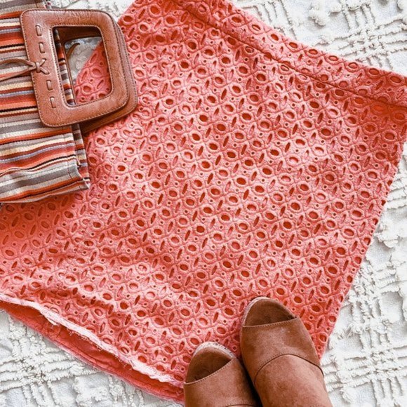J. CREW• Crochet Eyelet Mini Skirt in Pink Size 4 - Picture 1 of 8
